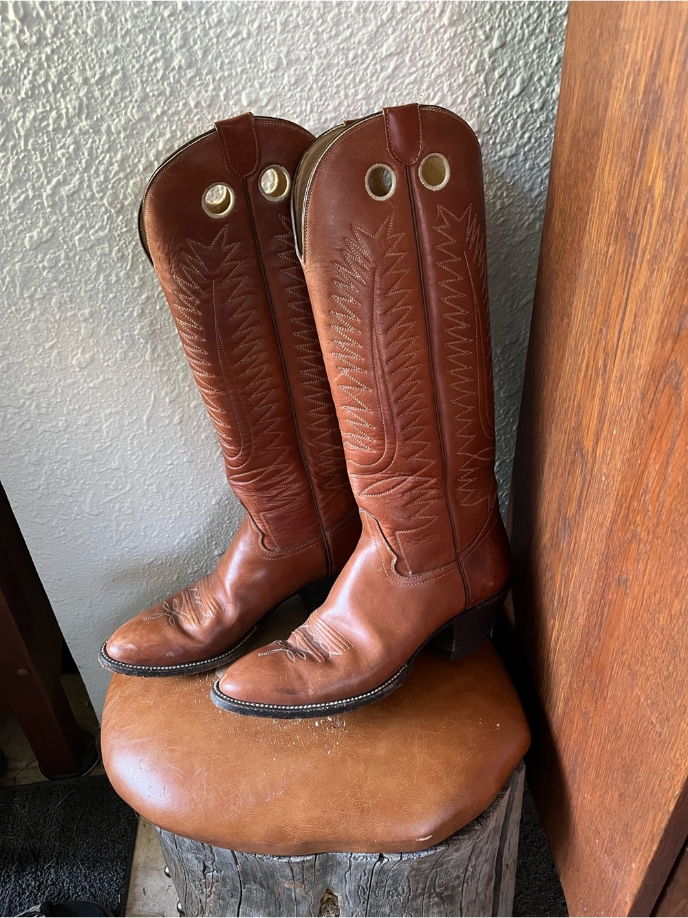 Women’s vintage Hondo leather boots size 9